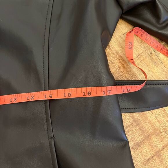 Via Spiga Chocolate Brown Vegan Leather Trench Coat Size Medium Belted Classic - Picture 14 of 16